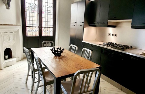 Saint-Merri Apartment | Comfortable Jehan 2BR/1BA Escape with Spa & Breakfast