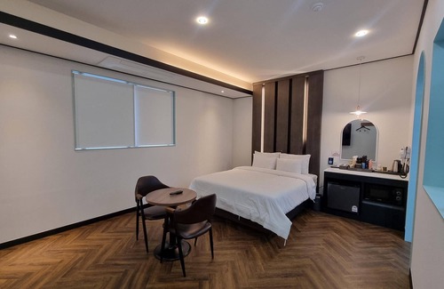 Aewol Hotel | Eco-Friendly Jeju Show Self Check-in Motel with Breakfast
