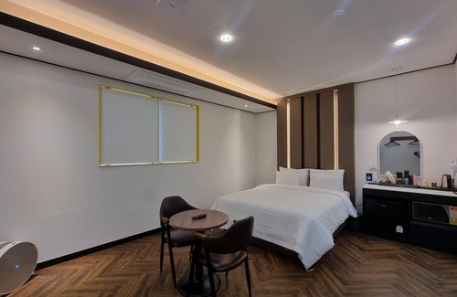Aewol Hotel | Eco-Friendly Jeju Show Self Check-in Motel with Breakfast
