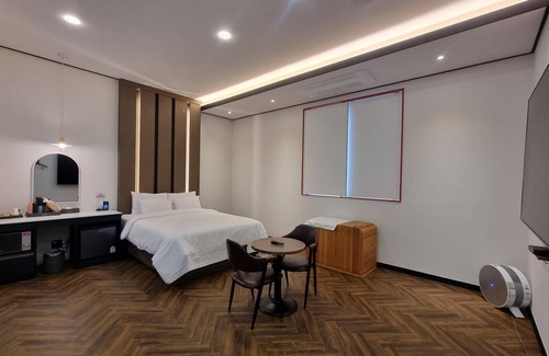 Aewol Hotel | Eco-Friendly Jeju Show Self Check-in Motel with Breakfast