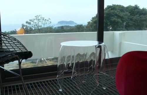 Seogwipo City House | Discover Jeju Bom Museum Stay with Oceanfront Pool & Dining