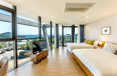 Songsan-dong Hotel | Discover Jeju Bom Museum Stay: Family-Friendly Getaway