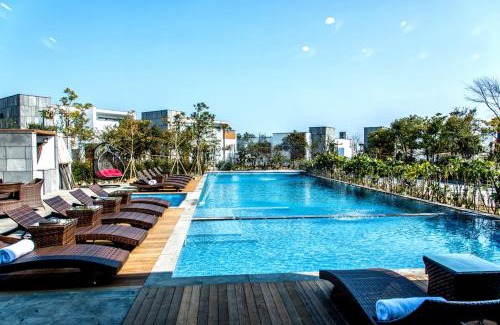 Pyoseon House | Jeju Breeze: Family-Friendly Hotel with Pool & Hot Tub