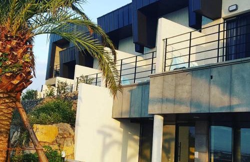 Jongdal-ri Resort | Relax at Jeju Christmas Resort with Pool and Pet-Friendly Stay