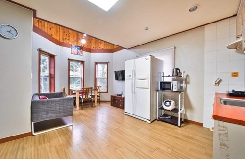 Jocheon House | Eco-Friendly Retreat at Jeju Daeheul Chalet Pension