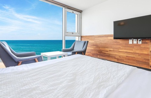 Gujwa House | Top-Rated Jeju Dalbeach Pension with Family-Friendly Amenities