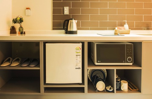 Hallim Hotel | Discover Jeju Dam Spavill: Eco-Friendly Retreat with Pool