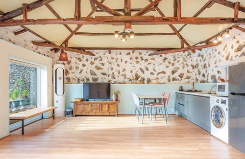 Namwon House | Welcome to Jeju Doldamhankil Pension: Family-Friendly Retreat