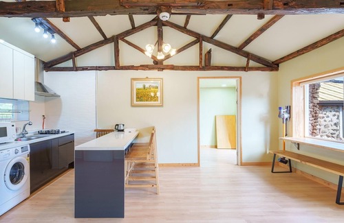 Namwon House | Welcome to Jeju Doldamhankil Pension: Family-Friendly Retreat