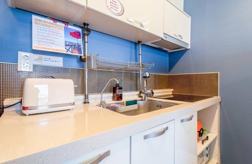 Jongdal-ri House | Family-Friendly Escape at Jeju Gaviota Pension with Kitchen