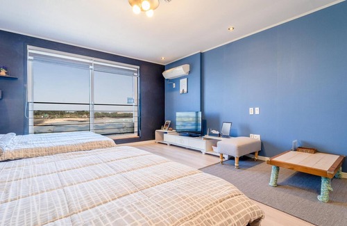 Jongdal-ri House | Family-Friendly Escape at Jeju Gaviota Pension with Kitchen