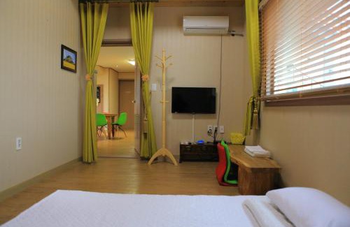 Downtown House | Seaside Escape at Jeju Gillime Pension with Breakfast