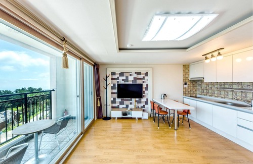 Daecheon-dong Apartment | Experience Jeju I've Resort: Oceanfront Bliss & 4-Star Comfort