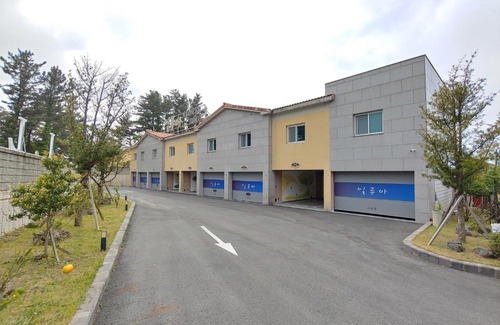 Aewol Hotel | Family-Friendly Retreat at Jeju Irrua Hotel Awaits You