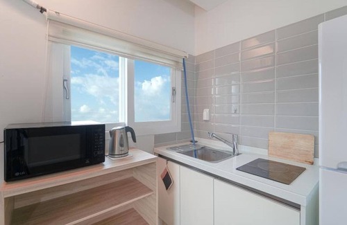 Jongdal-ri House | Family-Friendly Stay at Jeju Jimian Pension with Kitchen