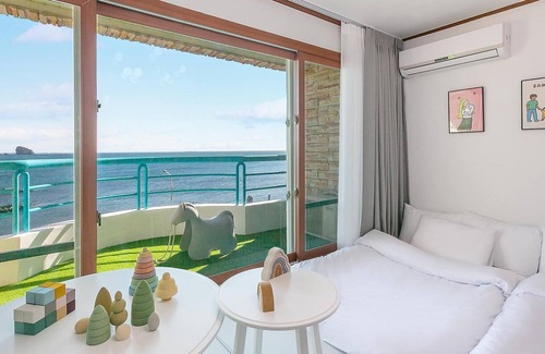 Andeok House | Top-Rated Jeju Kidsgajok Badatgahouseu for Families