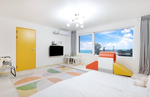 Andeok House | Top-Rated Jeju Kidsgajok Badatgahouseu for Families