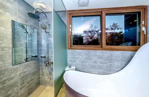 Jocheon Hotel | Eco-Friendly Comfort at Jeju Max Self Check-in Motel