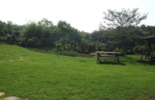 Namwon House | Inviting Jeju Myung House: Top Rated with Breakfast & Kitchen