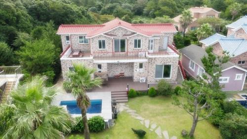 Gujwa House | Jeju Olle House: Family and Pet-Friendly Retreat
