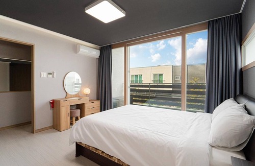 Aewol House | Family-Friendly Stay at Jeju Private Aewol with Kitchen