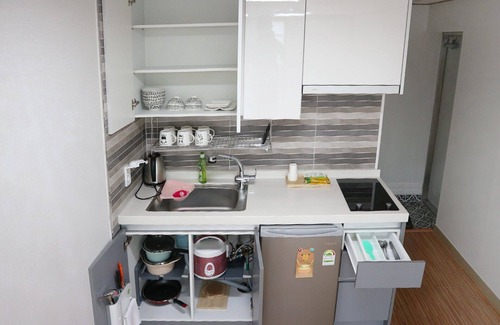 Pyoseon House | Discover Jeju Pureunseom Guest House with Eco-Friendly Amenities