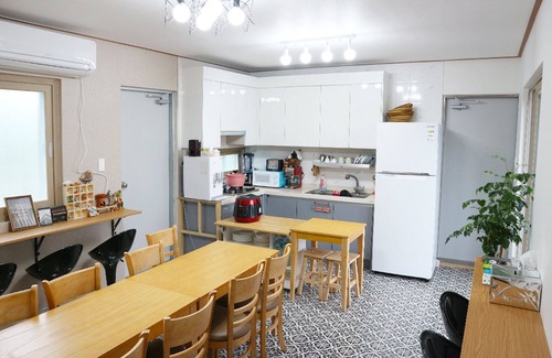 Pyoseon House | Discover Jeju Pureunseom Guest House with Eco-Friendly Amenities