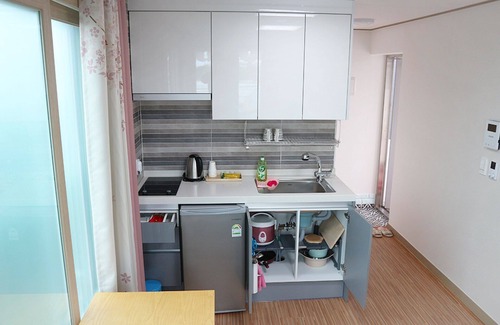 Pyoseon House | Discover Jeju Pureunseom Guest House with Eco-Friendly Amenities