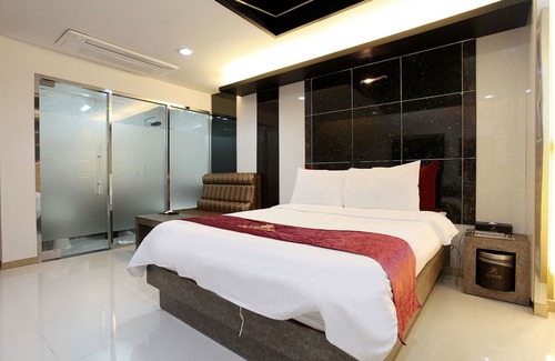 Aewol Hotel | Eco-Friendly Stay at Jeju Queen Self Check-in Motel