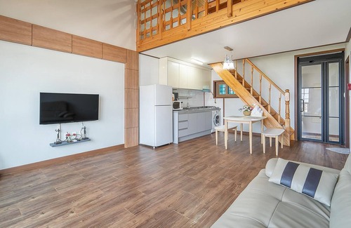 Aewol House | Family-Friendly Retreat at Jeju Sigan Yeohaeng Huyang Pension
