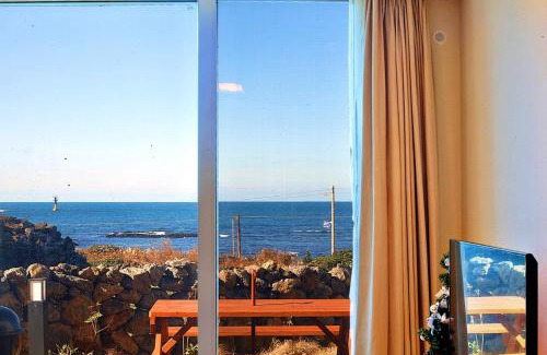 Hallim Villa | Family-Friendly Stay at Jeju Sorang in Farms Village
