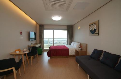 Andeok House | Relax at Jeju the Ocean Hill Pension with Spa & Hot Tub