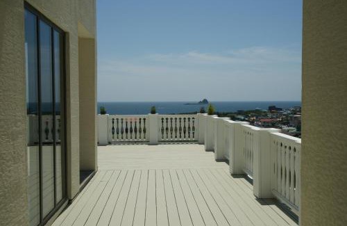 Andeok House | Relax at Jeju the Ocean Hill Pension with Spa & Hot Tub