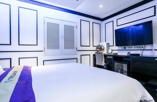 Downtown Hotel | Eco-Friendly Stay at Jeju The Zara Self Check-in Motel