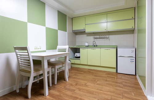 Aewol Apartment | Relaxing Jeju Tovice Condo with Kitchen & Ocean Views