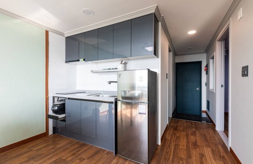 Aewol Apartment | Relaxing Jeju Tovice Condo with Kitchen & Ocean Views