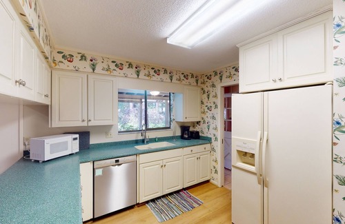 Jekyll Island House | Family-Friendly Jekyll Escape with Pool and Kitchen Amenities