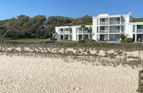 Jekyll Island Villa | Relax at Jekyll Island Seaside Villa with Pool & Breakfast