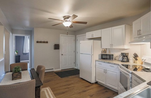 Weston Apartment | Jelinek Hideaway Unit 2 - Modern 2BR Apartment Near Aspirus & Downtown Wausau