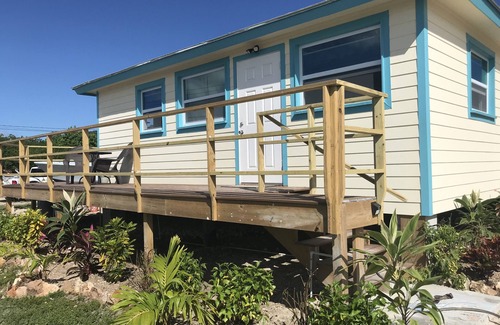 Cartwright House | Relaxing Jellyfish Cottage with Private Pool & Breakfast