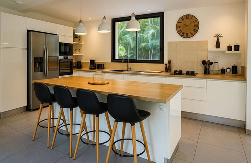Vitet Villa | Relaxing Retreat with Pool, Spa & Games Room Awaits