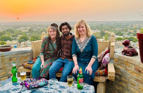 Amar Sagar Pol Hotel | Discover Jems Safari Jaisalmer: Family-Friendly Retreat