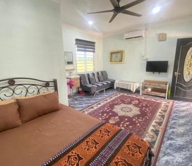 Kampung Jeram Kijang House | Jenahak Roomstay Ban Pecah