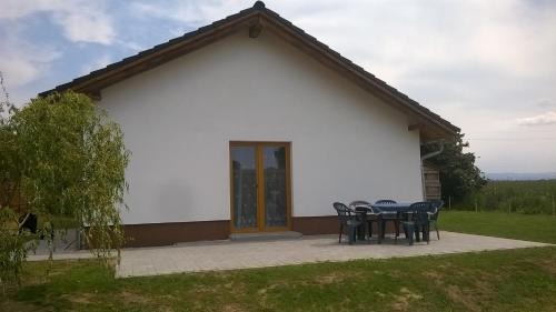 Velka Jesenice House | Family-Friendly Retreat at Jendův domeček with Kitchen Access