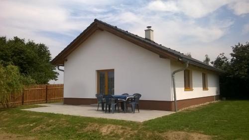 Velka Jesenice House | Family-Friendly Retreat at Jendův domeček with Kitchen Access