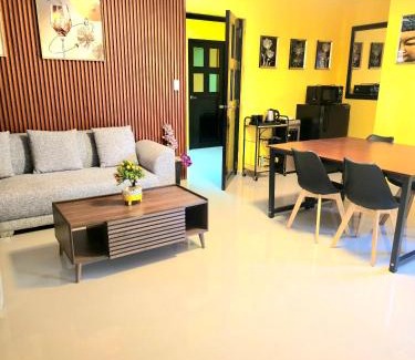 Madrid Apartment | Jenessa's Bedsite, Suite 90 sqm, Aircon, 5G Wifi, Netflix
