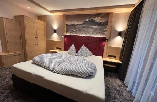 Madseit House | Jenneweinhof: Guest Rated 10/10 with Hot Tub & Kitchen