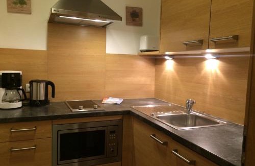 Madseit House | Jenneweinhof: Guest Rated 10/10 with Hot Tub & Kitchen