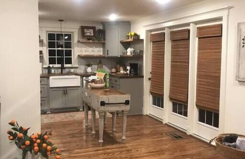 Laurel House | Family-Friendly Jenny's Cottage with Pool Near Downtown