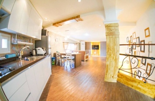 Jeongeup House | Eco-Friendly Comfort at Jeongeup Brahms Pension Retreat